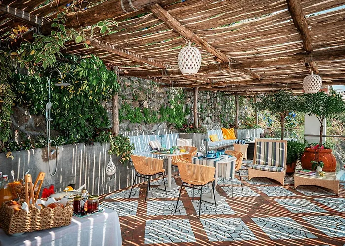 Вилла Luxurious Private In With Stunning Sea Views Позитано