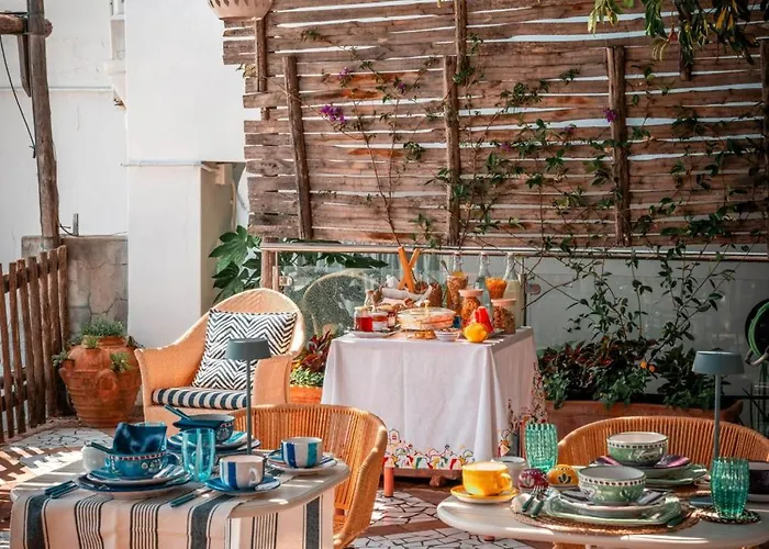 Luxurious Private In With Stunning Sea Views *